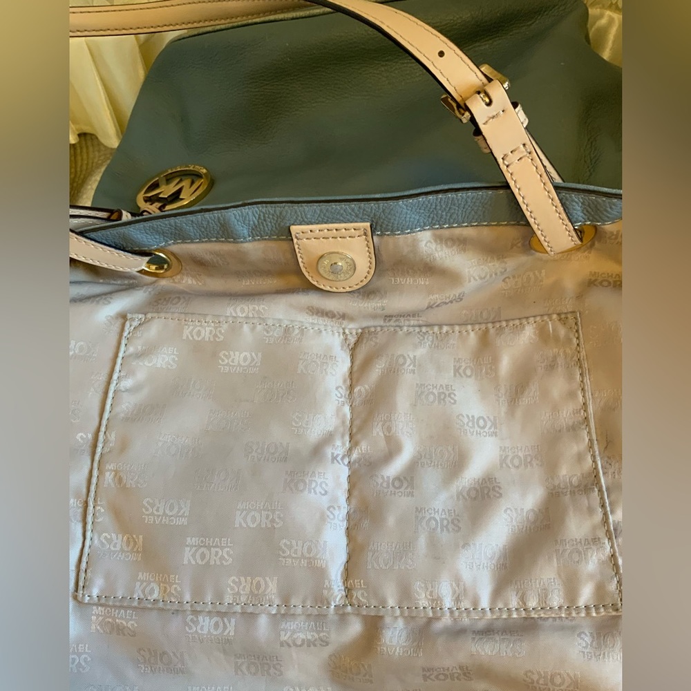 MICHAEL KORS BAG - Picture 12 of 15